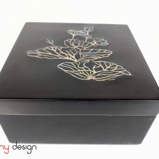 Square box with pearl flowers 16 cm 